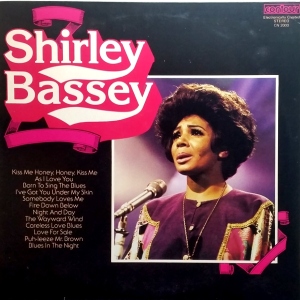 Shirley Bassey Image